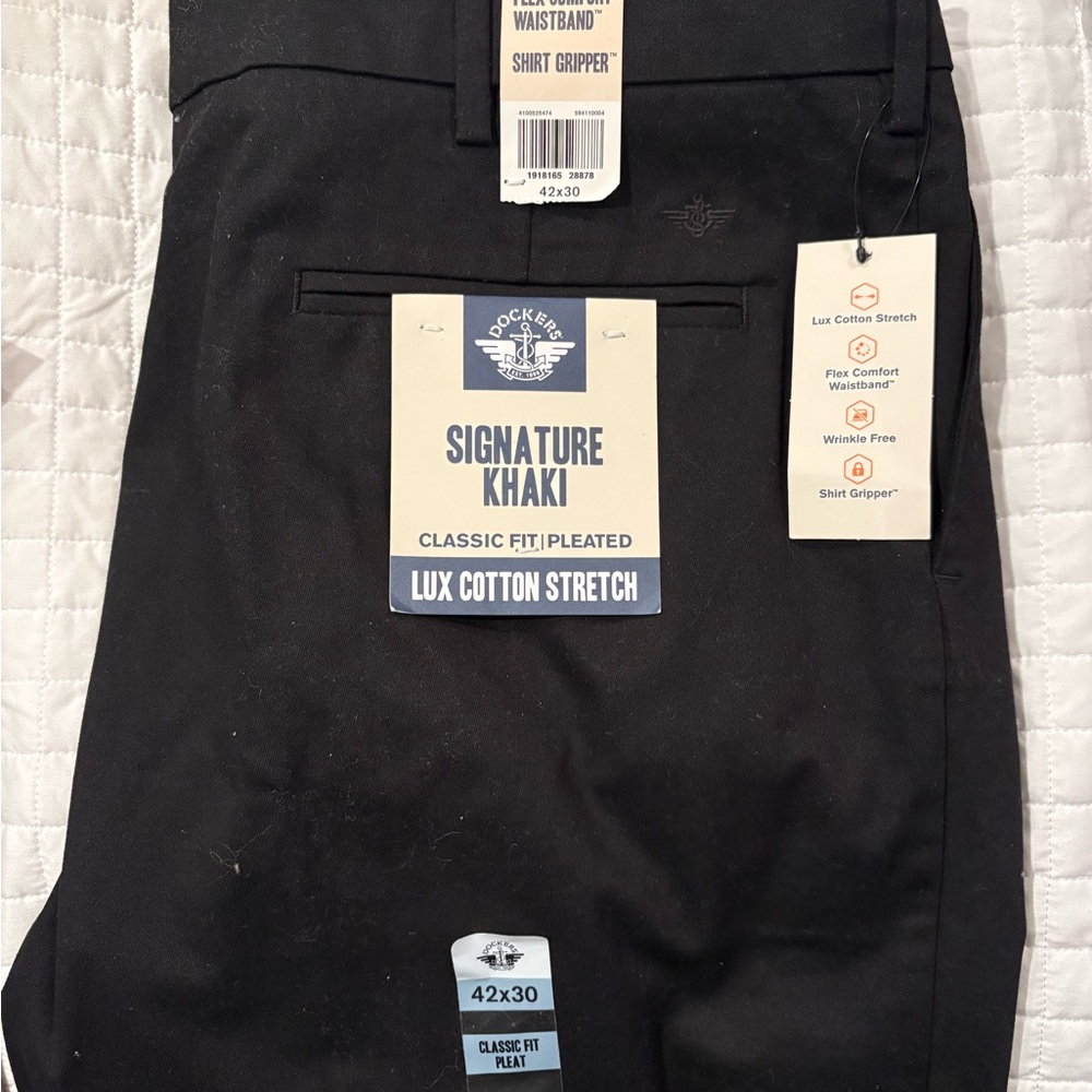 Dockers Men's Classic Black Khaki Pants